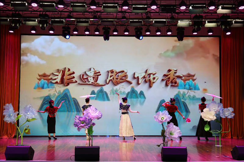 立德树人成果展示会.JPG 立德树人成果展示会.JPG